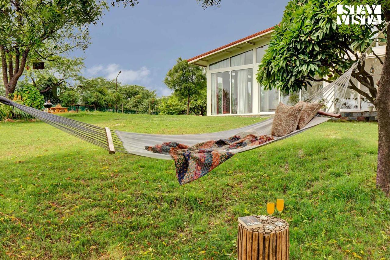 Stayvista At Idyllic Farmhouse - A Glasshouse With Outdoor Pool Gurgaon Exteriör bild